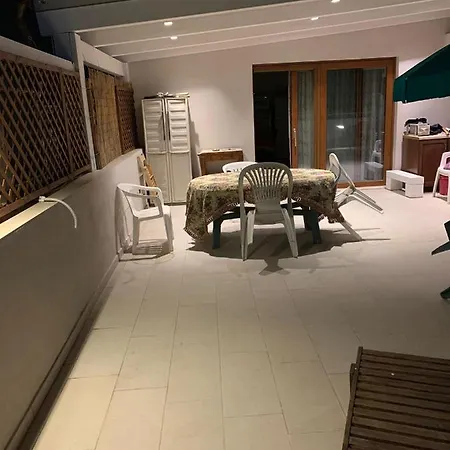 Attico Via Della Pineta 5 Minuti Dal Mare Appartement *